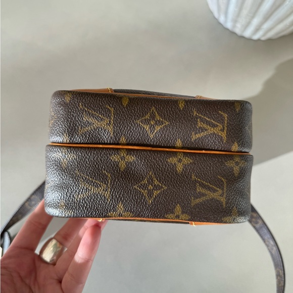 Authentic Gently used Louis Vuitton Amazone Crossbody bag - Picture 3 of 9